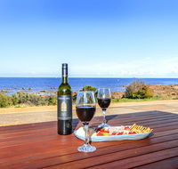 High Tide - Wallaroo Beachfront Property - Pet-Friendly - Accommodation in Brisbane