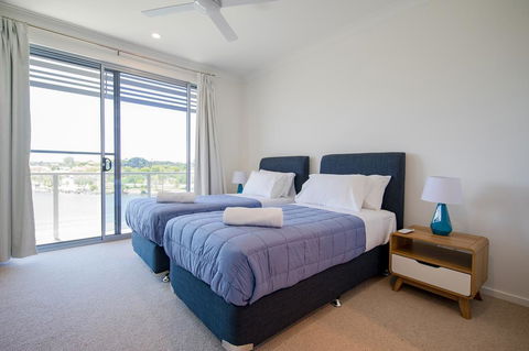 HomePlus - Lakeview Morden Townhouse - Accommodation in Brisbane 2