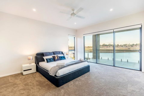 HomePlus - Luxury Living In Sanctuary Cove - Accommodation in Brisbane 0