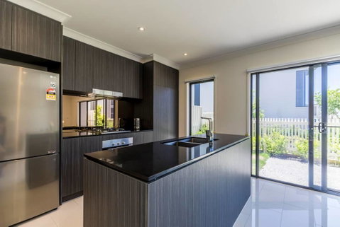 Homeplus-Escape To Modern Home In Hope Island - Accommodation in Brisbane 1
