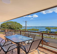 Island View 4 -Opposite Wallis Lake - Accommodation in Brisbane