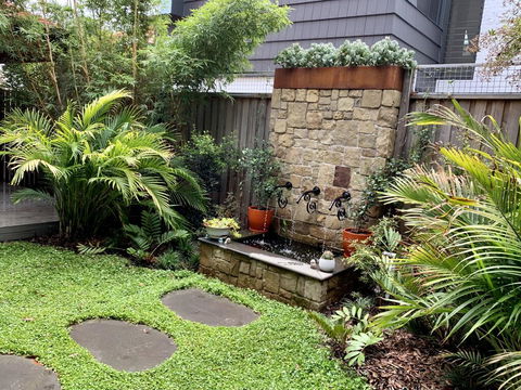 Jacaranda Garden Retreat - Accommodation in Brisbane 0