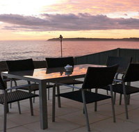 Jones's Beach House - perfect location with views - Accommodation in Brisbane