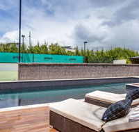 Kalina Retreat resort style tennis  pool - Accommodation in Brisbane