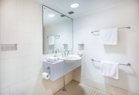 King Location - Life At Your Door - Accommodation in Brisbane 3
