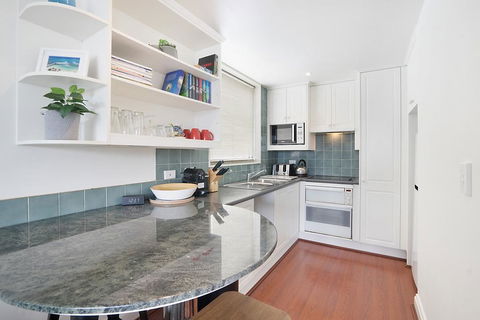 King Size Studio With Water View, Walk To The City - Accommodation in Brisbane 1