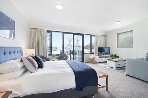 King Size Studio With Water View, Walk To The City - Accommodation in Brisbane 0