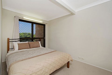 KINGSCLIFF HOLIDAY HOME ON THE HILL - SYD'S VIEW - Accommodation in Brisbane 0