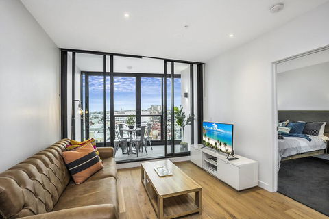KOZYGURU FORTITUDE VALLEY 2 BED DESIGNER APT + FREE PARKING QFV179-803 - Accommodation in Brisbane 0
