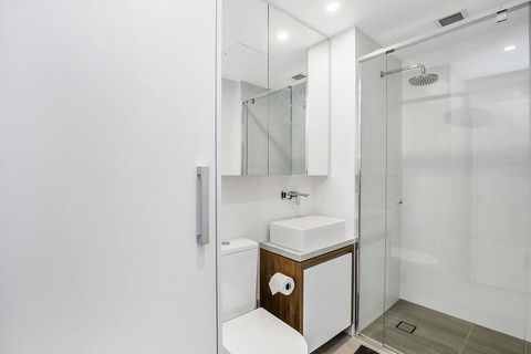 KOZYGURU FORTITUDE VALLEY 2 BED DESIGNER APT + FREE PARKING QFV179-803 - Accommodation in Brisbane 1