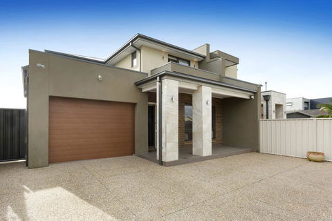 LA DOLCE VITA RETREAT - RYE - Accommodation in Brisbane 0