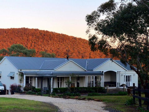 La Sila Homestead On Marrowbone - Cutest Cottage In The Hunter With Killer Views - Accommodation in Brisbane 3