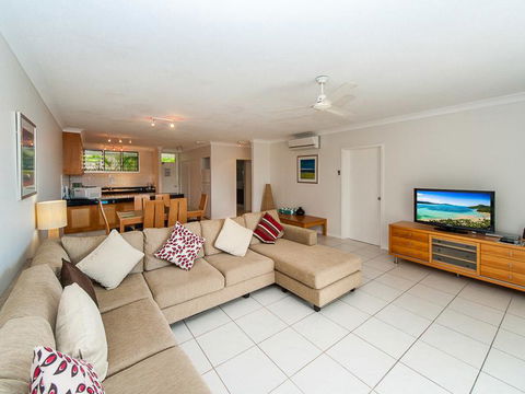 Lagoon 003 - Accommodation in Brisbane 0