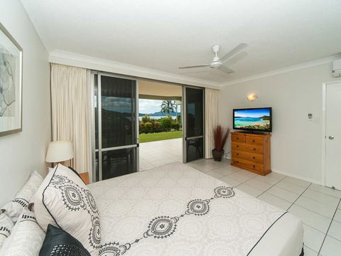 Lagoon 003 - Accommodation in Brisbane 2