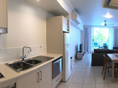 Lagoons Swim Out 2 Bedroom - Accommodation in Brisbane 3