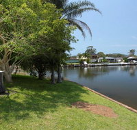 LAKE HOUSE ON ELOUERA - Accommodation in Brisbane