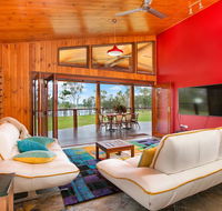 Lake Tinaroo Waterfrontage - Accommodation in Brisbane
