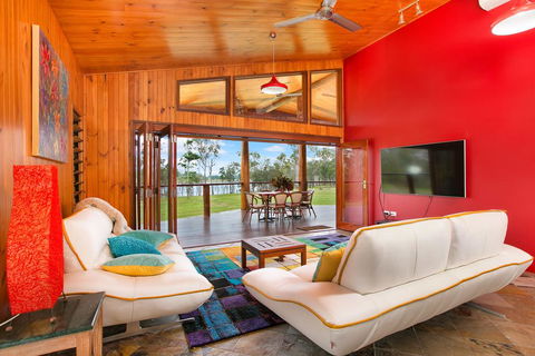 Lake Tinaroo Waterfrontage - Accommodation in Brisbane 0