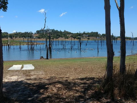 Lake Tinaroo Waterfrontage - Accommodation in Brisbane 2