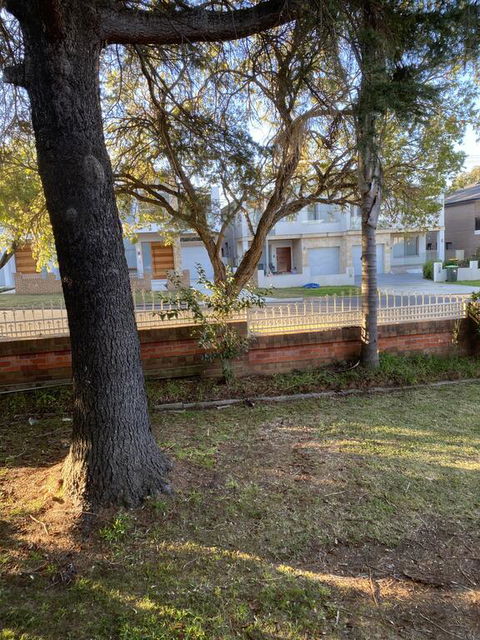 Lakes Mates - Accommodation in Brisbane 0