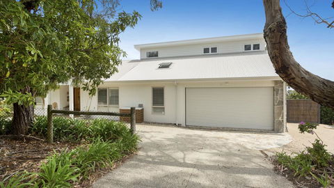 LANIKAI - MOUNT MARTHA - Accommodation in Brisbane 3