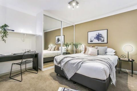 Large Unit Amid Inner-city Greenery Close To CBD - Accommodation in Brisbane 2