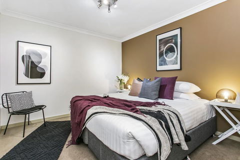 Large Unit Amid Inner-city Greenery Close To CBD - Accommodation in Brisbane 1