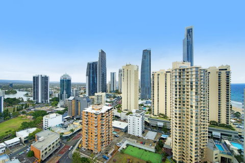 Legends 1 Bedroom Spa Suite - We Accommodate - Accommodation in Brisbane 1