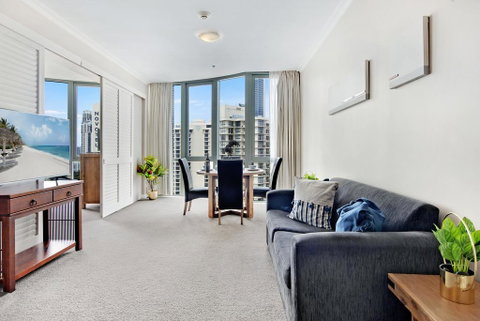 Legends 1 Bedroom Spa Suite - We Accommodate - Accommodation in Brisbane 0