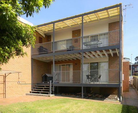 LIFE'S A BEACH - Accommodation in Brisbane 0