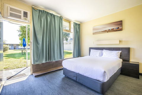 Links Hotel - Accommodation in Brisbane 2
