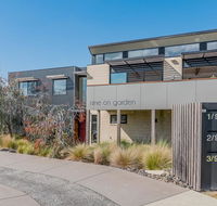 Luxe Townhouse - Linen/WiFi Included - Accommodation in Brisbane