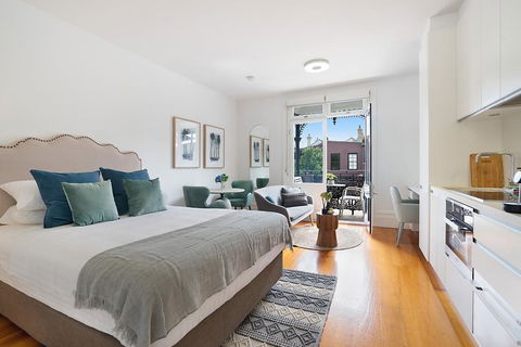 Luxurious Light-filled Studio In Winning Location - Accommodation in Brisbane 1