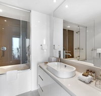 Luxury Hotel with Ocean View in Surfers Paradise - Accommodation in Brisbane