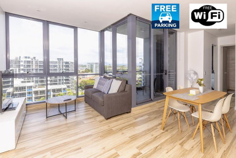 Luxury Modern Apartment In Southport With Hotel Facilities - Accommodation in Brisbane 0