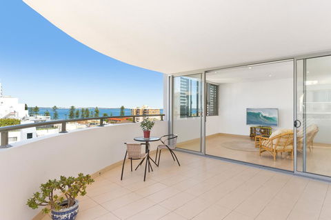 Luxury Ocean Penthouse - Accommodation in Brisbane 3