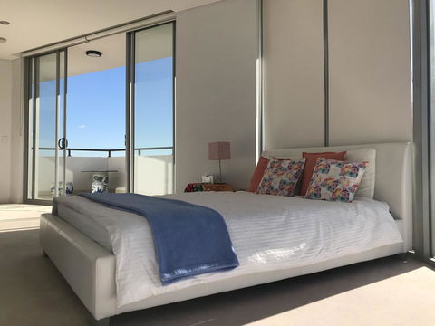 Luxury Ocean Penthouse - Accommodation in Brisbane 2
