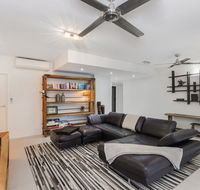Luxury Pool Side Apartment in Beachfront Resort - Accommodation in Brisbane