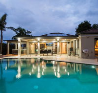 Luxury Waterfront Home - Accommodation in Brisbane
