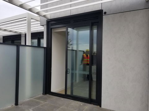 M City Self Contained Apartment - Accommodation in Brisbane 0