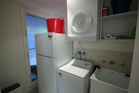 MAGIC BEACH HOUSE - PET FRIENDLY - Accommodation in Brisbane 2