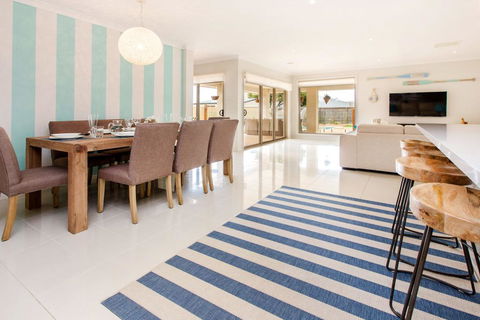 MALIBU - SAFETY BEACH - Accommodation in Brisbane 1