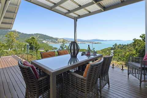 MANDALAY ESCAPE, SECLUSION & SERENITY WITH A POOL - Accommodation in Brisbane 1