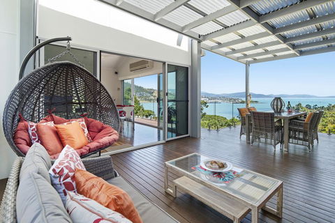 MANDALAY ESCAPE, SECLUSION & SERENITY WITH A POOL - Accommodation in Brisbane 0