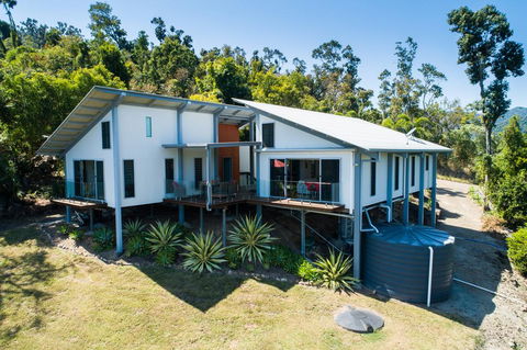 MANDALAY ESCAPE, SECLUSION & SERENITY WITH A POOL - Accommodation in Brisbane 2