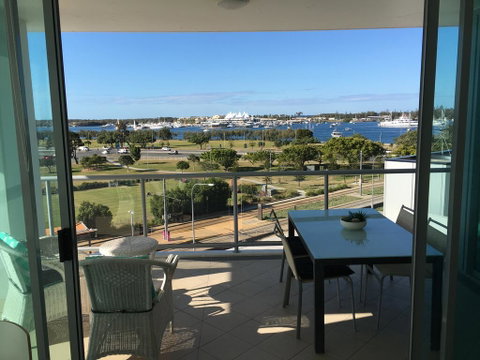 Marina Ocean View - Accommodation in Brisbane 1