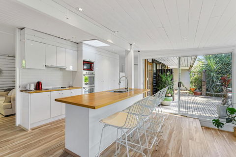 MARTHA COTTAGE - MT MARTHA - Accommodation in Brisbane 2