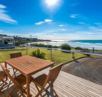 MAVI BEACH HOUSE - beachfront wifi views - Accommodation in Brisbane