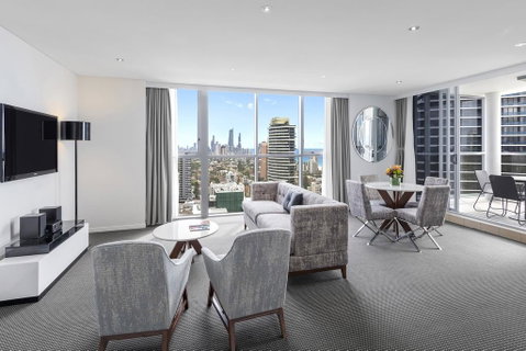 Meriton Suites Broadbeach - Accommodation in Brisbane 1