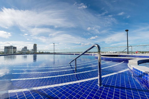 Meriton Suites Southport - Accommodation in Brisbane 2